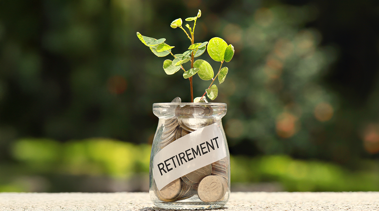 Top 10 Reasons to Contribute to an IRA (Traditional & Roth) in 2025